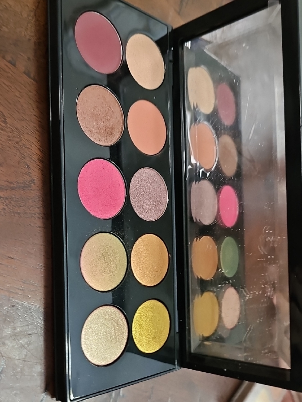 Pat Mcgrath Multi-Color Shimmer & Matte Finish